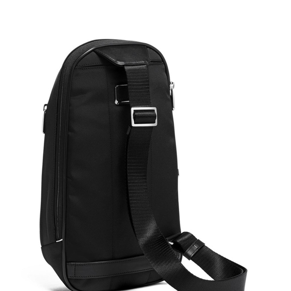 TUMI ARRIVÉ MARTIN SLING - Picture 6 of 9